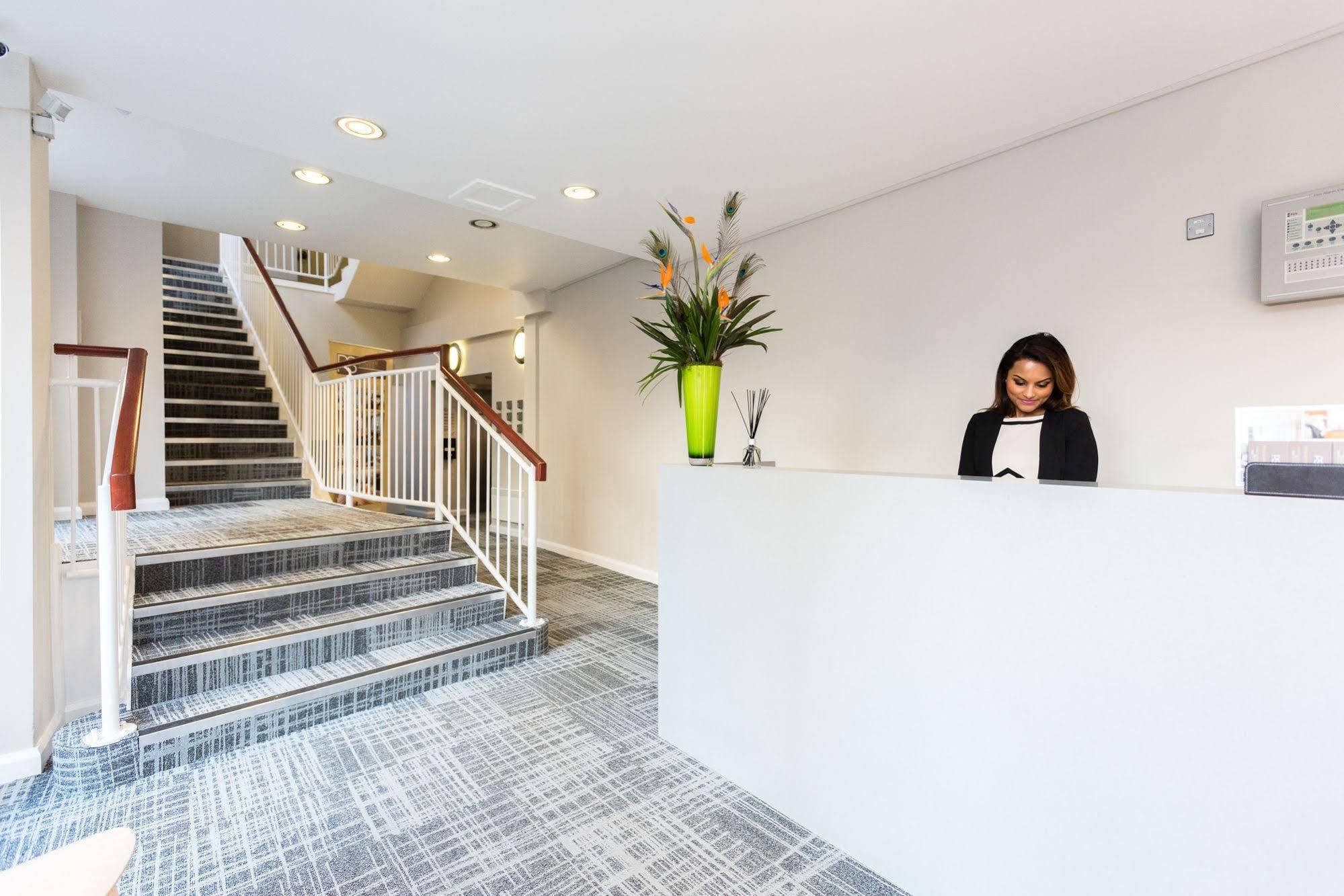 Premier Suites Reading Ngoại thất bức ảnh